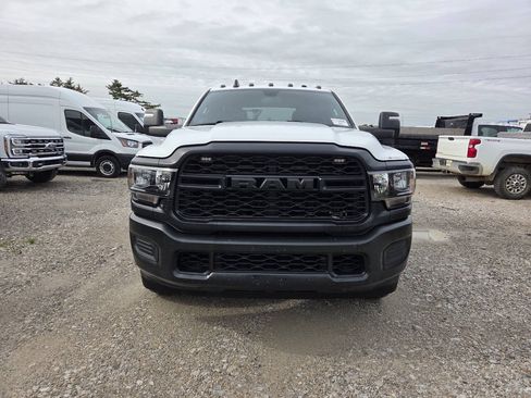 Used 2024 RAM 3500 Tradesman w/ Max Tow Package AWD/4WD image 2