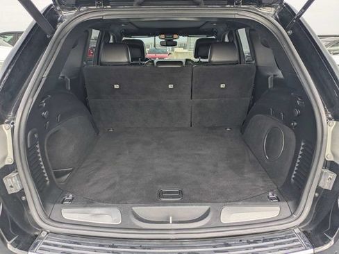 Used 2020 Jeep Grand Cherokee Overland RWD image 12