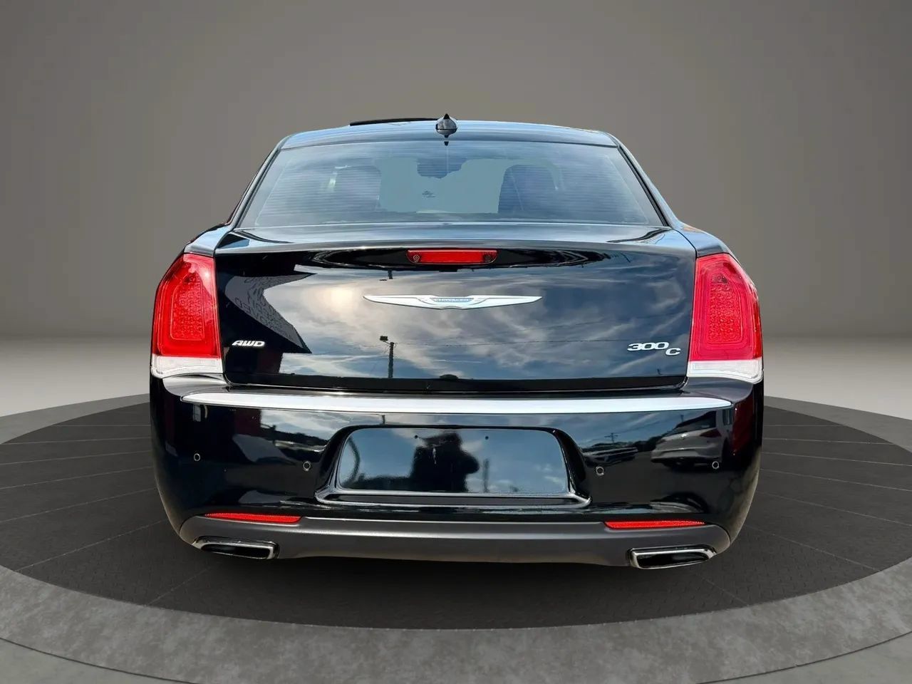Used 2015 Chrysler 300 C Platinum w/ Harman/Kardon Audio Group AWD/4WD image 5