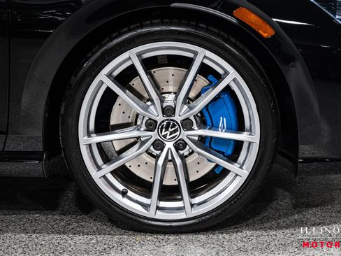 Used 2024 Volkswagen Golf R image 13