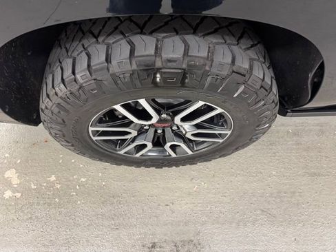 Used 2023 GMC Yukon XL AT4 w/ AT4 Premium Package image 4