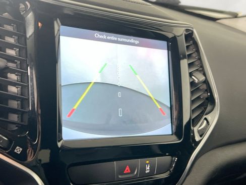 Used 2022 Jeep Cherokee Limited image 13