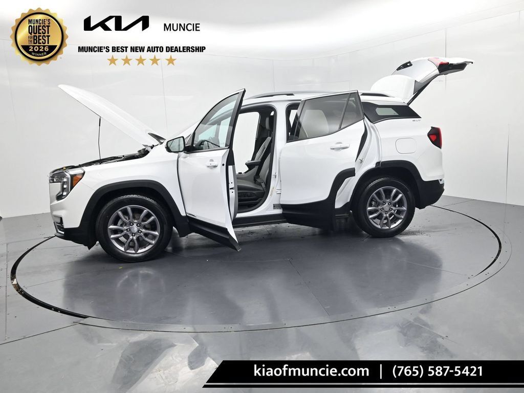 Used 2024 GMC Terrain SLT w/ Infotainment Package II FWD image 61