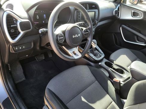 Used 2024 Kia Soul LX w/ Option Group 015 image 16