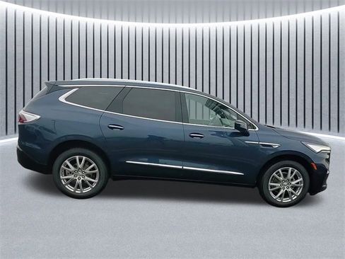 Used 2023 Buick Enclave Essence w/ Experience Buick Package image 2