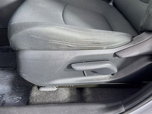 Used 2020 Toyota RAV4 LE image 20