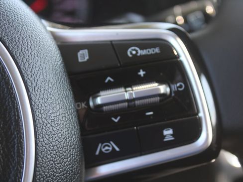 Certified 2022 Kia Sorento SX AWD/4WD image 32