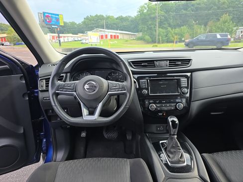 Used 2020 Nissan Rogue SV AWD/4WD image 17