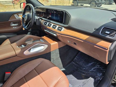 Used 2026 Mercedes-Benz GLS 450 4MATIC image 12
