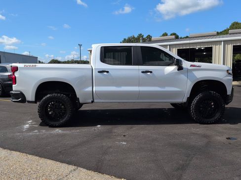 Used 2020 Chevrolet Silverado 1500 LT Trail Boss w/ Bed Protection Package AWD/4WD image 6
