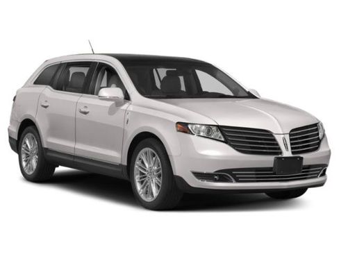 Used 2019 Lincoln MKT AWD image 6
