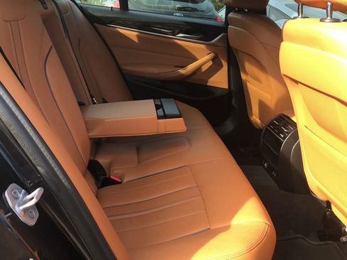 Used 2020 BMW 540i xDrive w/ Premium Package image 11