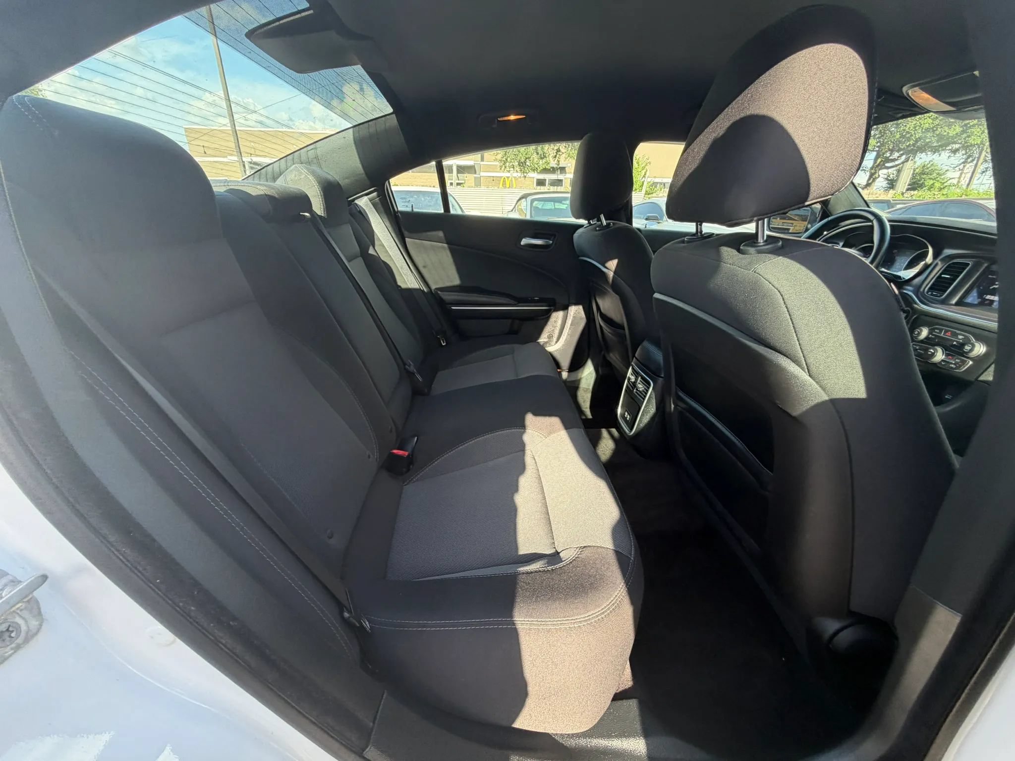Used 2018 Dodge Charger SXT RWD image 11