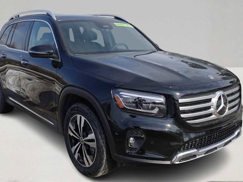 Used 2026 Mercedes-Benz GLB 250 4MATIC image 3