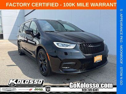 Certified 2025 Chrysler Pacifica Limited