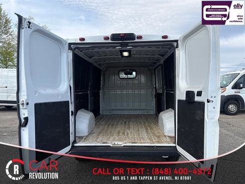Used 2025 RAM ProMaster 2500 w/ Convenience Group FWD image 5