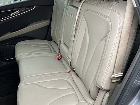 Used 2022 Lincoln Nautilus FWD image 14