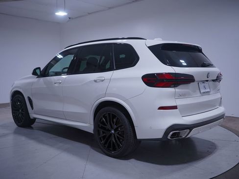 Used 2026 BMW X5 sDrive40i w/ M Sport Package image 3