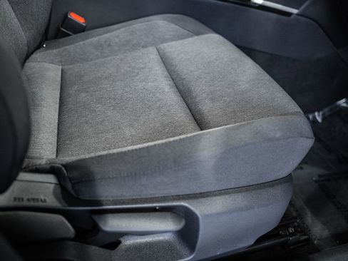 Used 2025 Toyota Camry LE FWD image 33