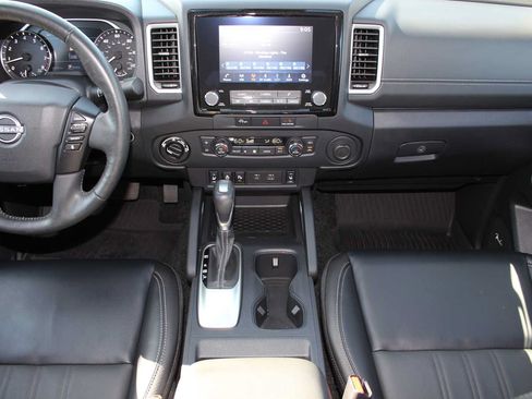 Used 2023 Nissan Frontier SV w/ SV Premium Package AWD/4WD image 31
