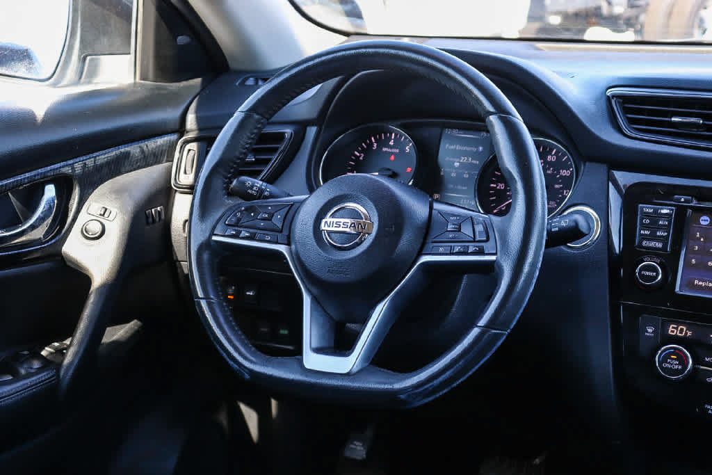 Used 2017 Nissan Rogue SL w/ SL Premium Package FWD image 14