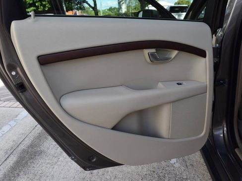 Used 2011 Volvo XC70 3.2 w/ Premium Pkg image 71