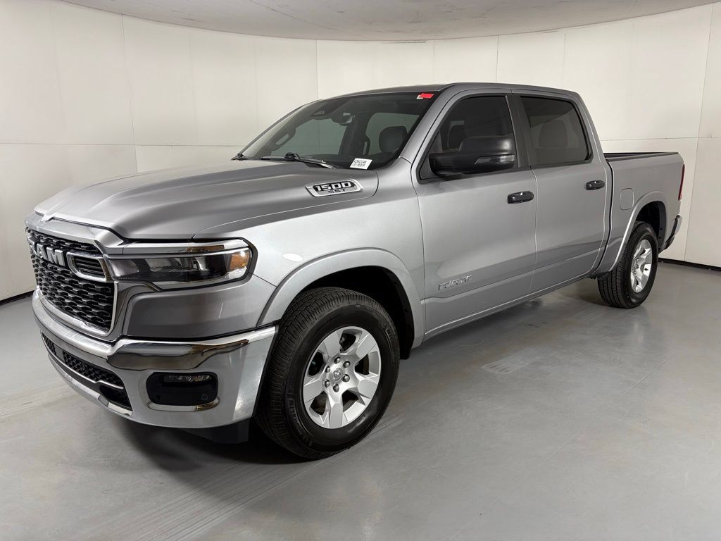 Used 2025 RAM 1500 Big Horn AWD/4WD image 4