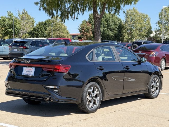 Used 2019 Kia Forte LXS FWD image 4