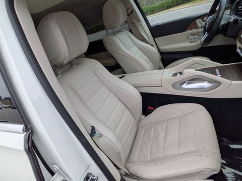 Used 2021 Mercedes-Benz GLS 580 4MATIC image 29