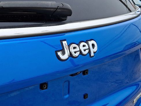 Used 2023 Jeep Compass Latitude AWD/4WD image 9