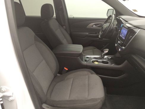 Used 2022 Chevrolet Traverse LT FWD image 21