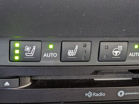 Used 2020 Lexus ES 350 w/ Premium Package image 29