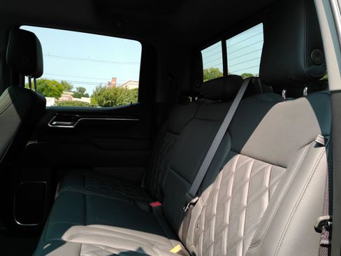Used 2025 Chevrolet Silverado 1500 RST AWD/4WD image 14