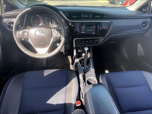 Used 2018 Toyota Corolla SE image 16