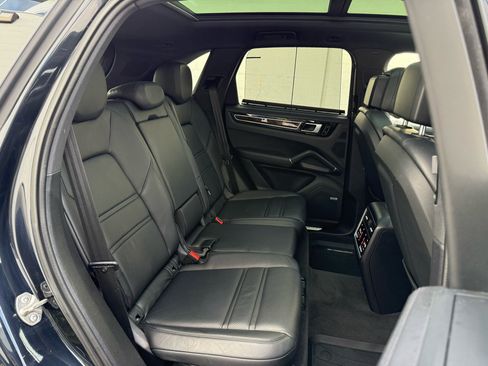 Used 2020 Porsche Cayenne E-Hybrid image 26