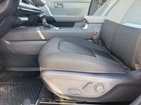 New 2027 Kia Seltos LX FWD image 11