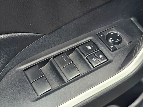 Used 2020 Toyota RAV4 LE AWD/4WD image 20