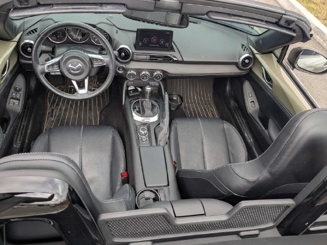 Used 2023 MAZDA MX-5 Miata Grand Touring RWD image 17