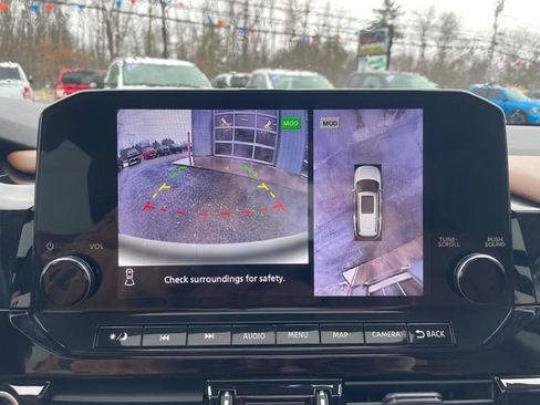 Used 2023 Nissan Pathfinder Platinum w/ Lighting Package (N92) image 17