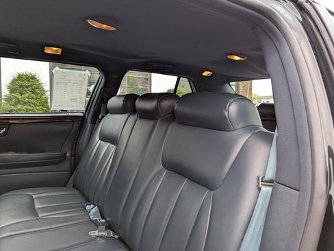 Used 2007 Cadillac DTS image 32