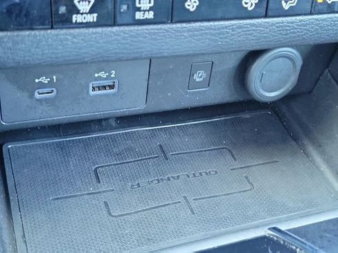 Used 2023 Mitsubishi Outlander SE FWD image 31