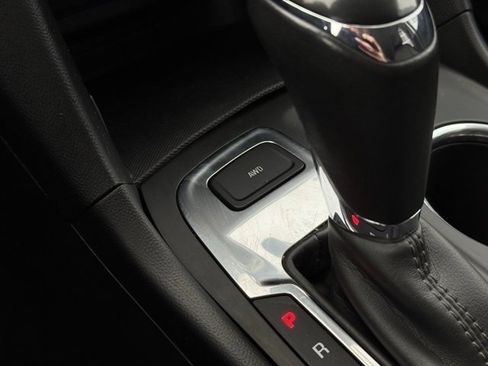 Used 2019 Chevrolet Equinox LT image 16