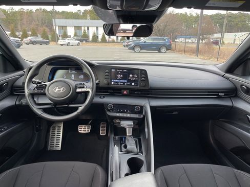 Certified 2025 Hyundai Elantra Sport w/ Cargo Package image 8