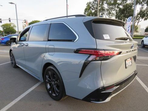 Certified 2023 Toyota Sienna XSE image 8