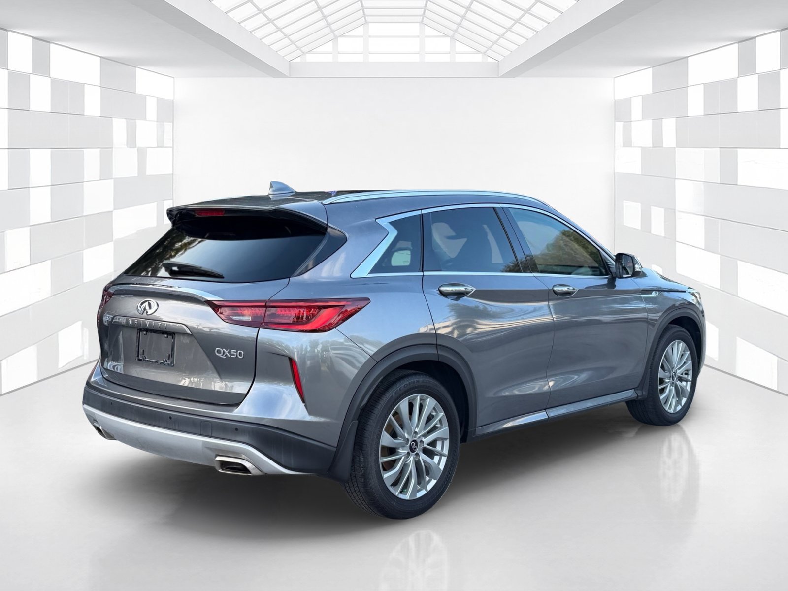 Used 2023 INFINITI QX50 Luxe FWD image 7