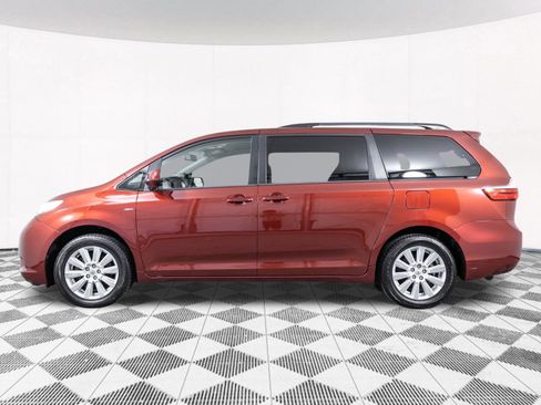 Used 2017 Toyota Sienna LE AWD/4WD image 14