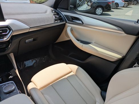 Used 2025 BMW X4 xDrive30i w/ Convenience Package AWD/4WD image 20