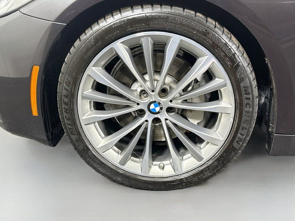 Used 2021 BMW 530i w/ Premium Package RWD image 37
