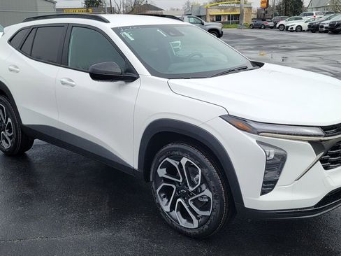 New 2026 Chevrolet Trax RS image 2