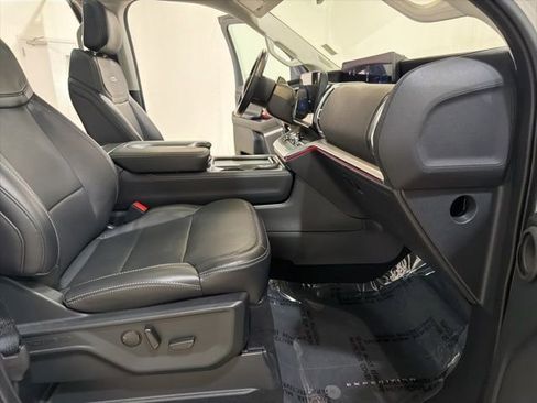 Used 2025 Ford Expedition Max Platinum image 29
